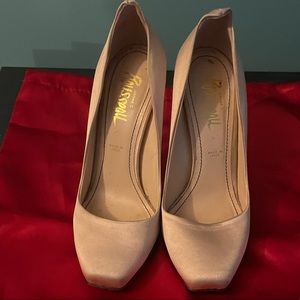 Ballerina pink satin pumps